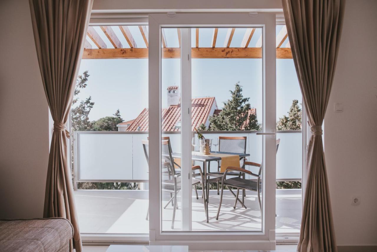 Poolside Hideout Apartments Novalja Exterior foto