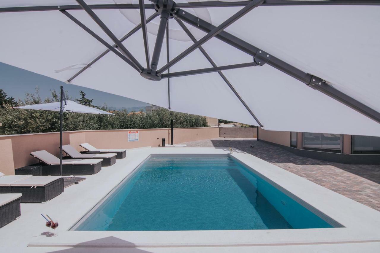 Poolside Hideout Apartments Novalja Exterior foto
