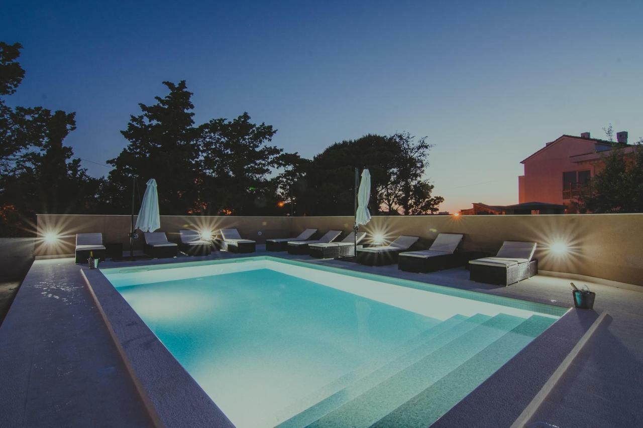 Poolside Hideout Apartments Novalja Exterior foto
